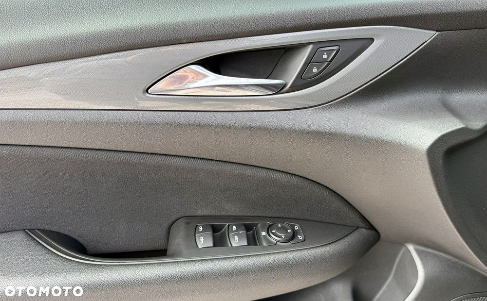 Opel Insignia 2.0 CDTI Innovation S&S - 33