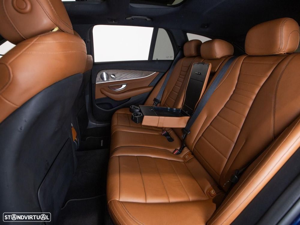 Mercedes-Benz E 300 T 9G-TRONIC AMG Line - 10