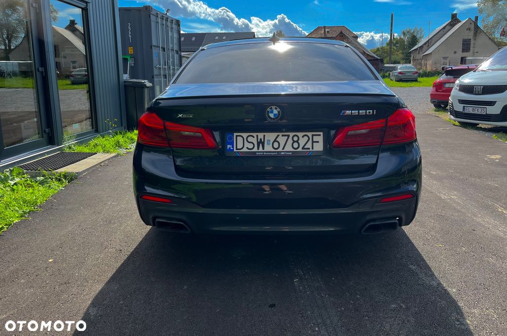 BMW Seria 5 M550i xDrive - 5