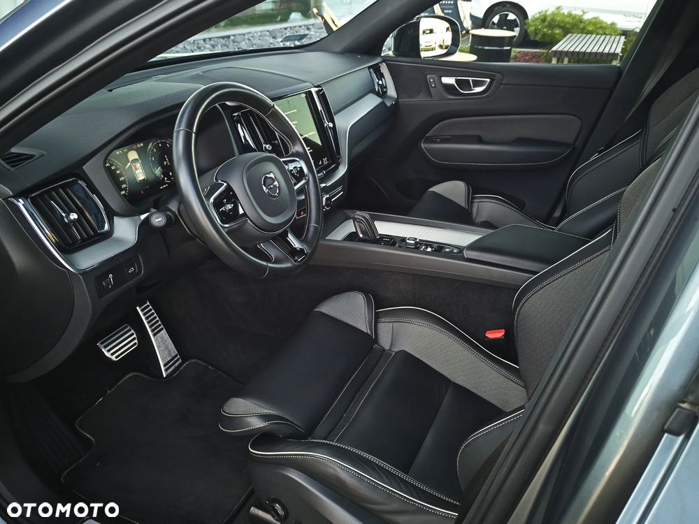 Volvo XC 60 B4 B R-Design - 12