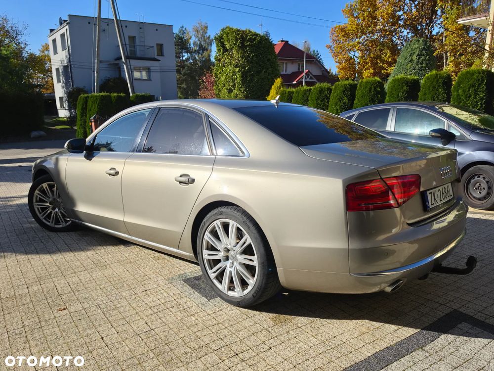 Audi A8 - 6