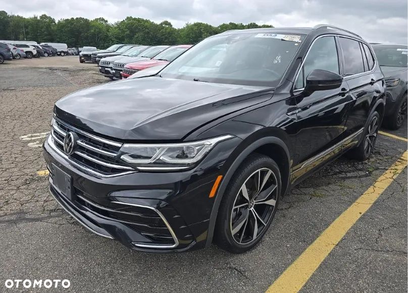 Volkswagen Tiguan - 1