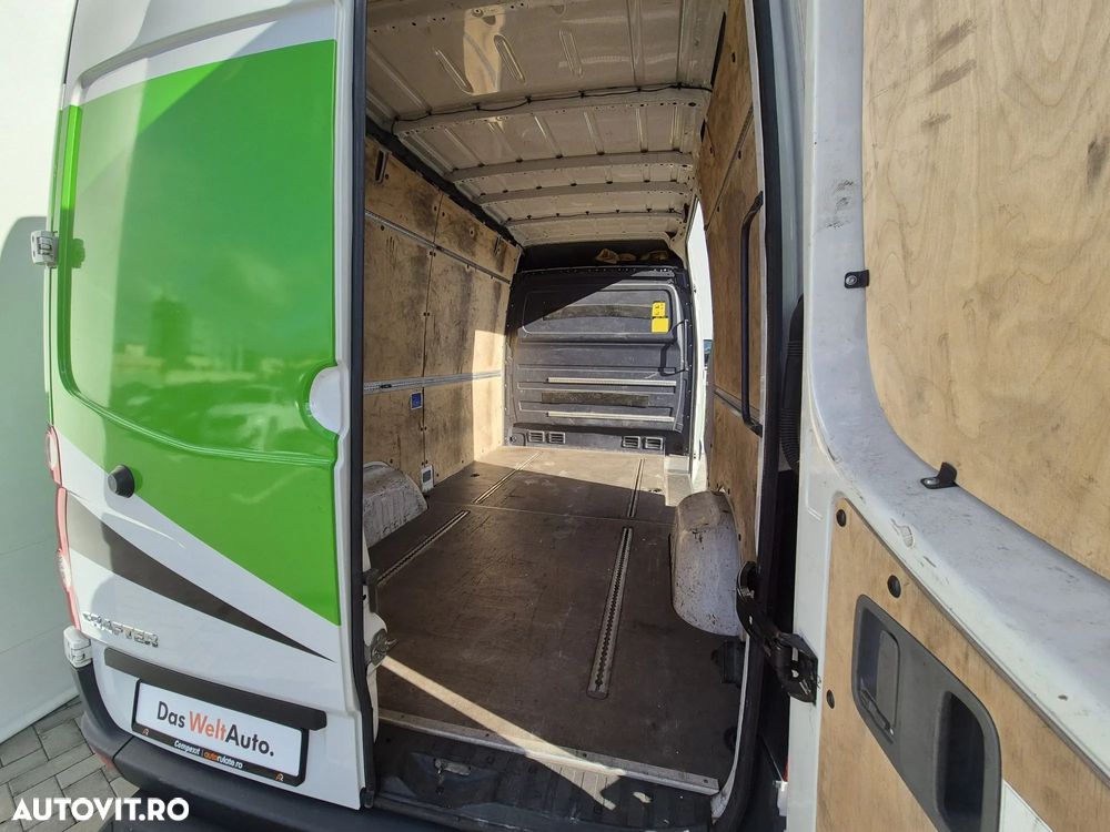 Volkswagen Crafter 35 MR Furgon 2.0 tdi - 9