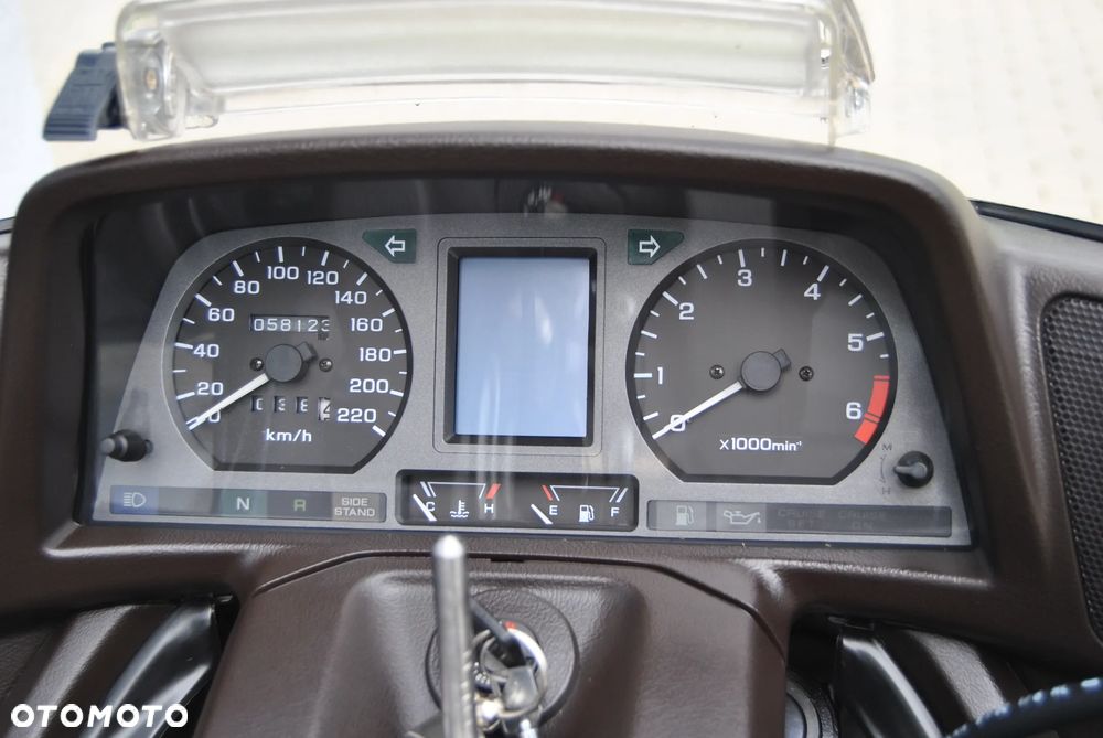 Honda GL - 28