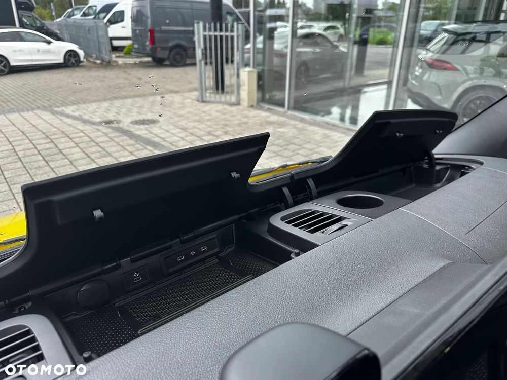 Mercedes-Benz Sprinter - 21