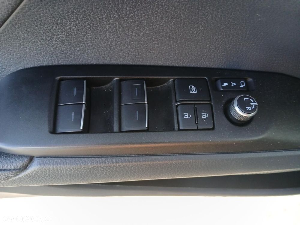 Toyota Camry 2.5 Hybrid Executive CVT - 21