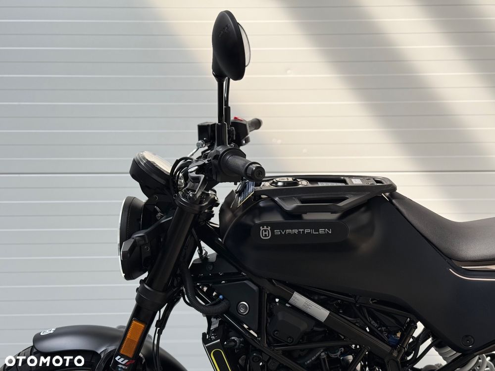 Husqvarna Svartpilen - 25