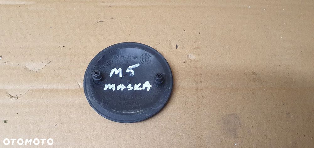 Znaczek emblemat logo przód BMW M5 G30 F90 8132375 - 4