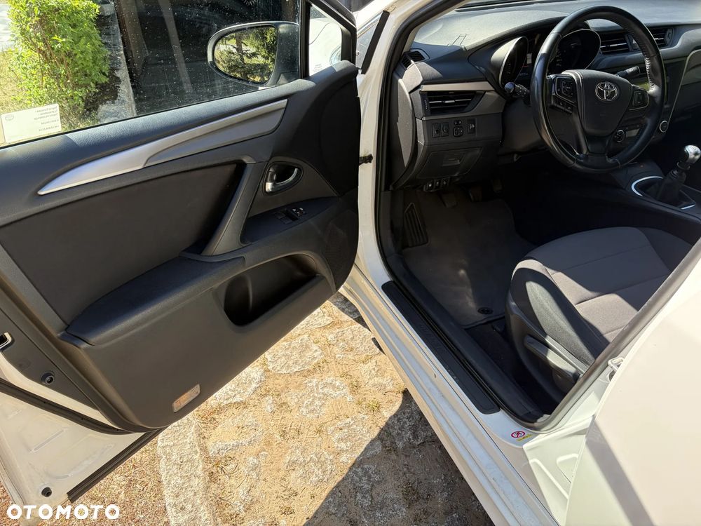 Toyota Avensis 1.8 Active - 7