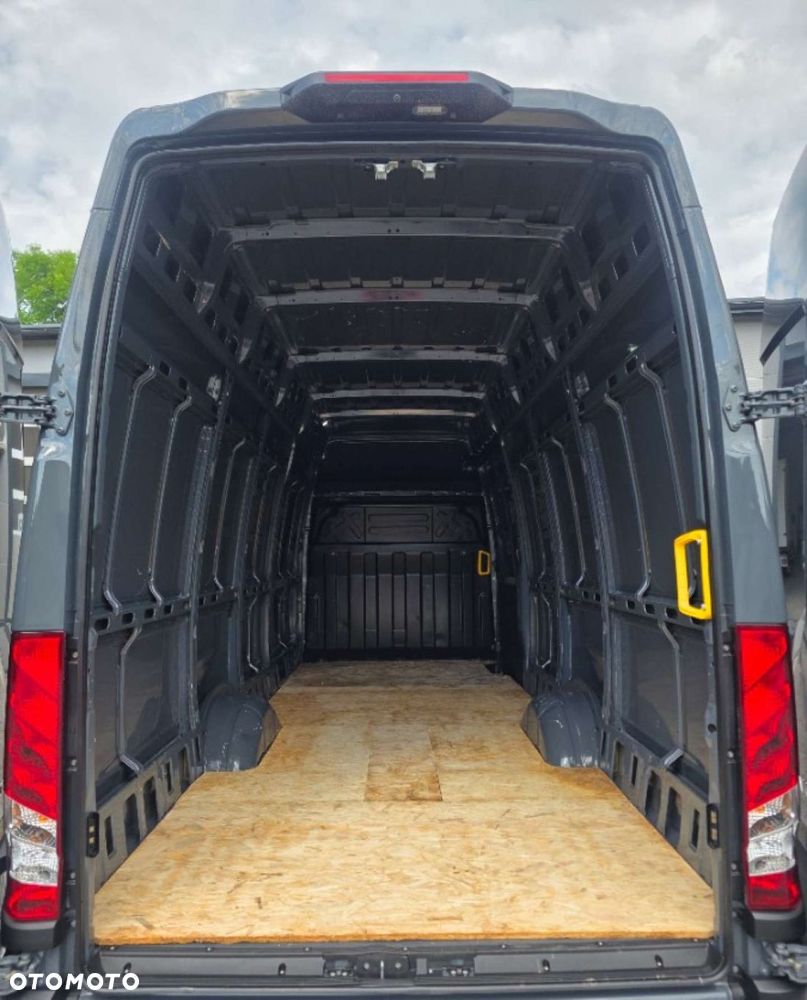 Iveco 35S18 - 32
