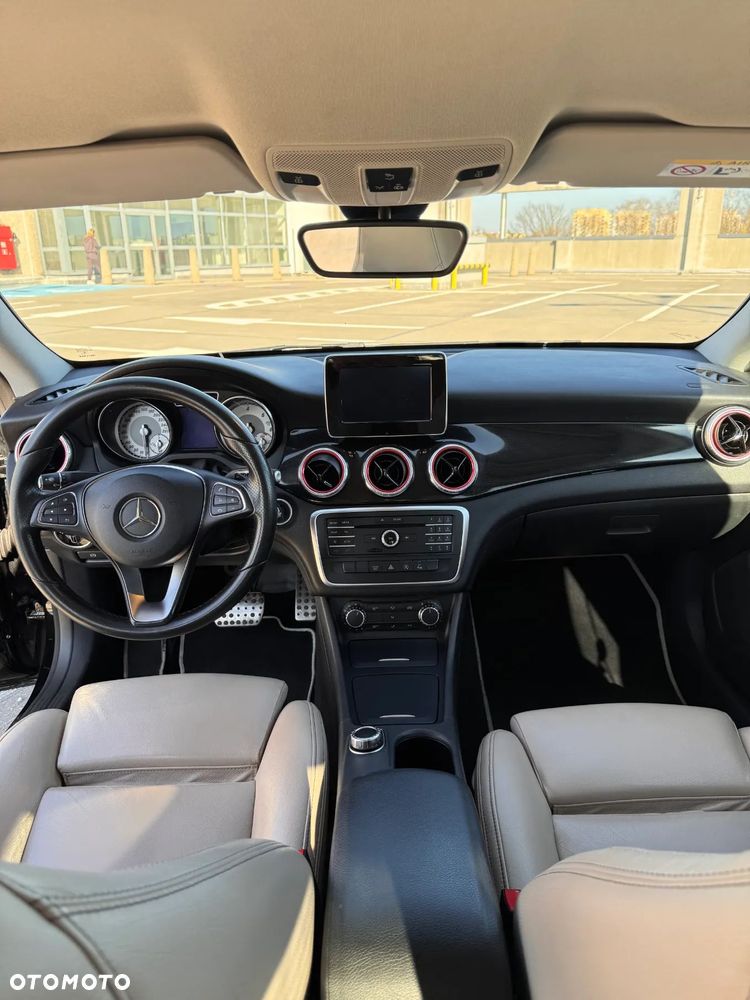 Mercedes-Benz CLA 180 d 7G-DCT AMG Line - 15
