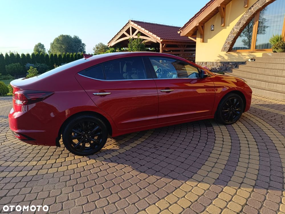 Hyundai Elantra 1.6 Comfort - 3