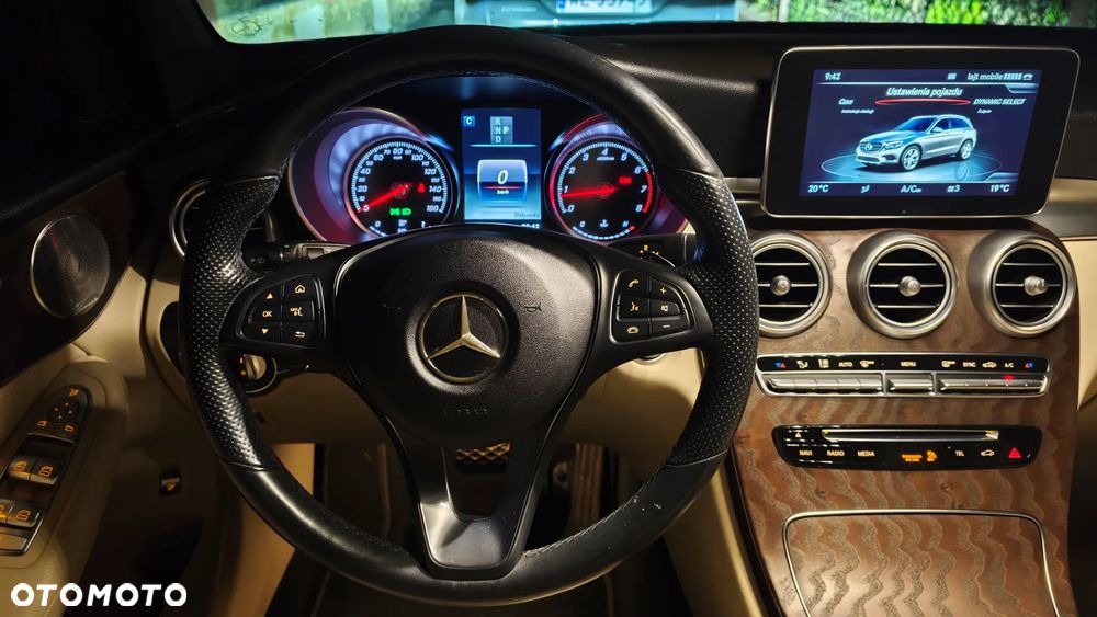 Mercedes-Benz GLC 300 4Matic 9G-TRONIC Exclusive - 35