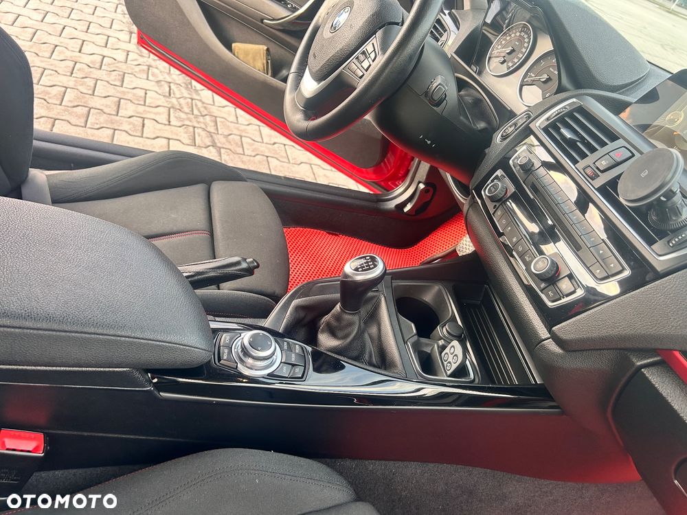 BMW Seria 2 218d - 4