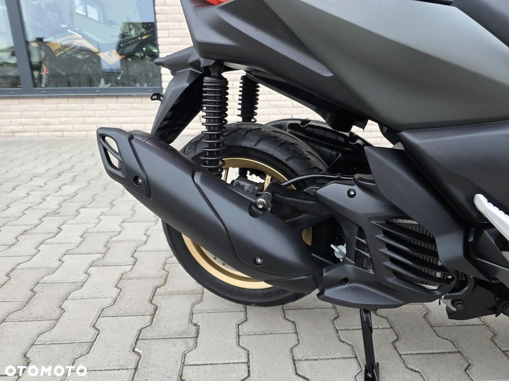 Yamaha X-max - 11