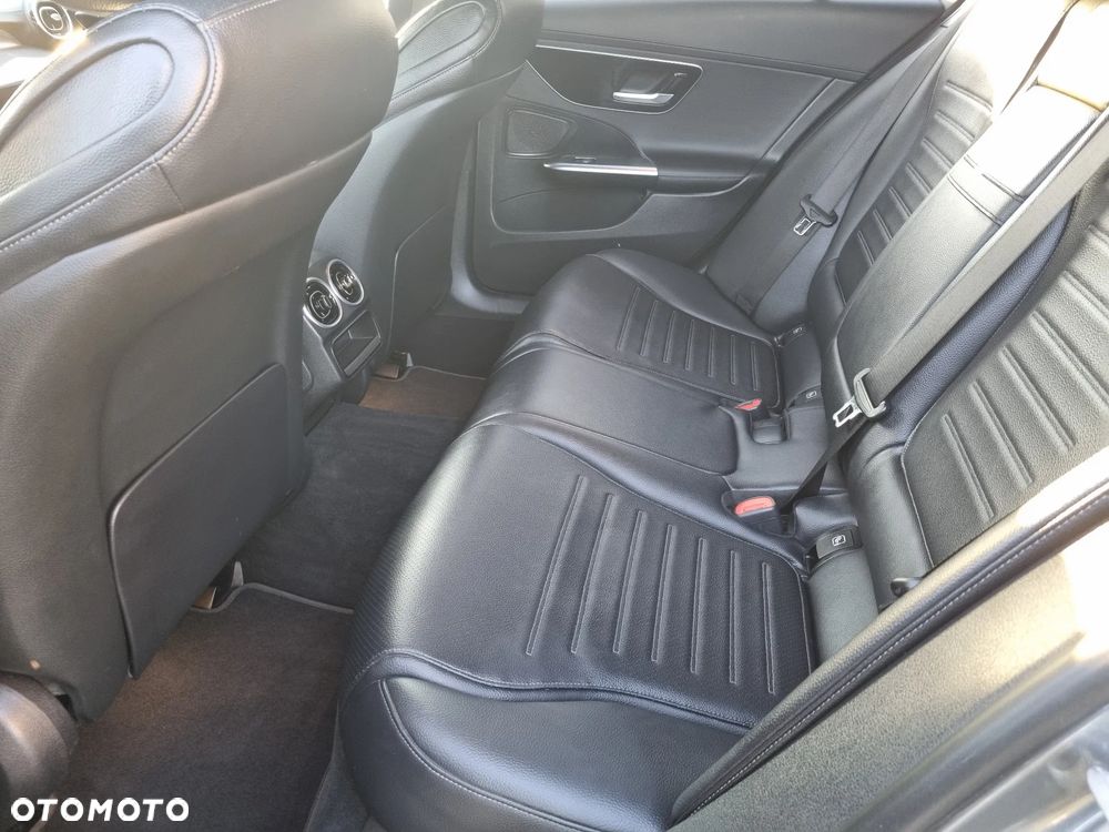 Mercedes-Benz Klasa C 300 e 9G-TRONIC AMG Line - 18