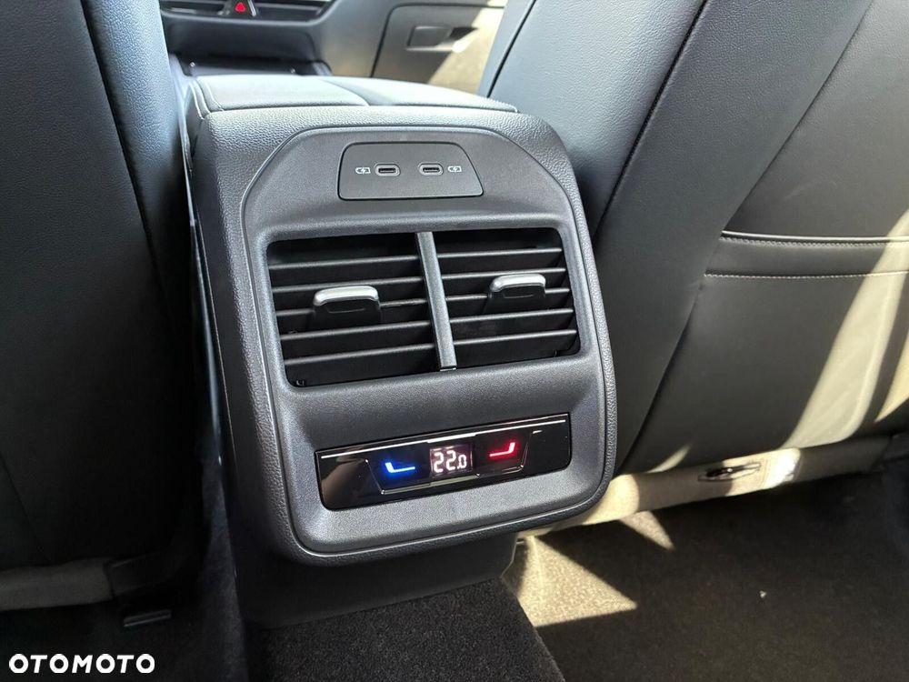 Volkswagen Passat Variant - 28