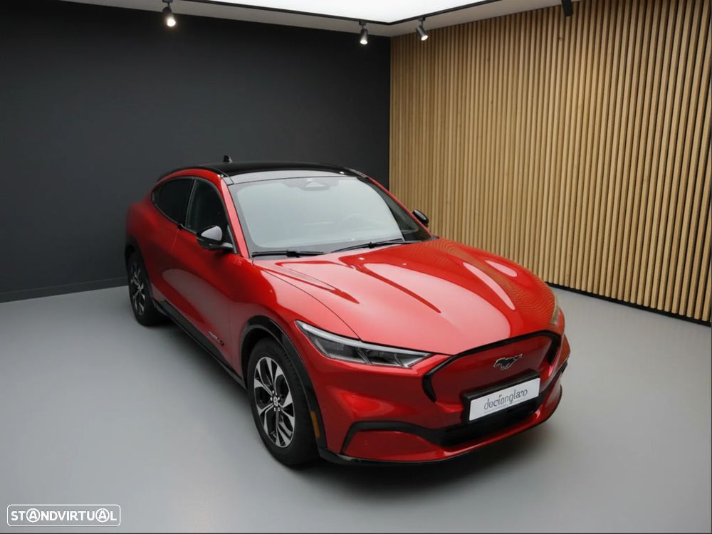 Ford Mustang Mach-E Alargada