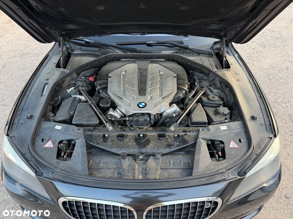 BMW Seria 7 750Li - 5