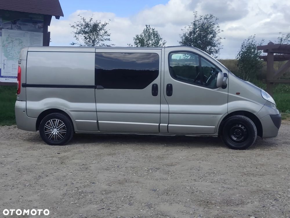 Opel Vivaro - 8