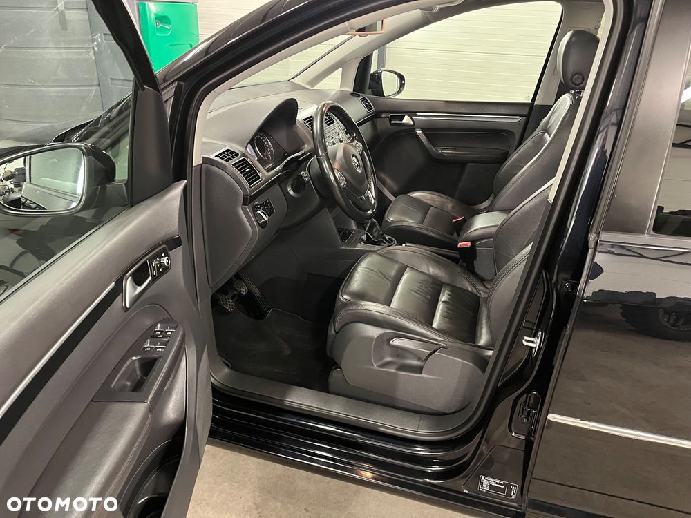 Volkswagen Touran 1.6 TDI DPF BlueMotion Technology Highline - 15