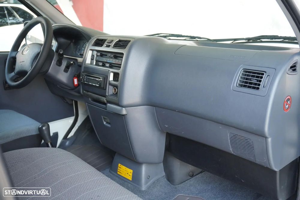 Toyota HiAce 2.5 D-4D Service 2.8T - 8