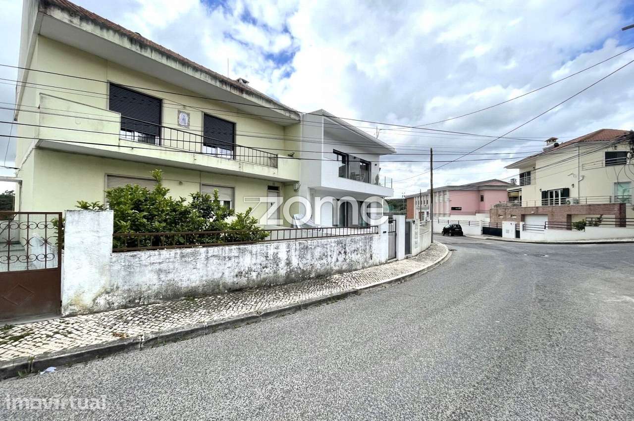 Investimento | T2 em Moradia com Arrendamento Vitalício | Loures - Grande imagem: 5/9
