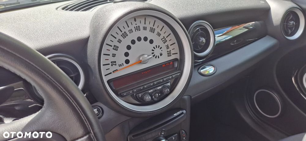 MINI Cooper Standard - 4