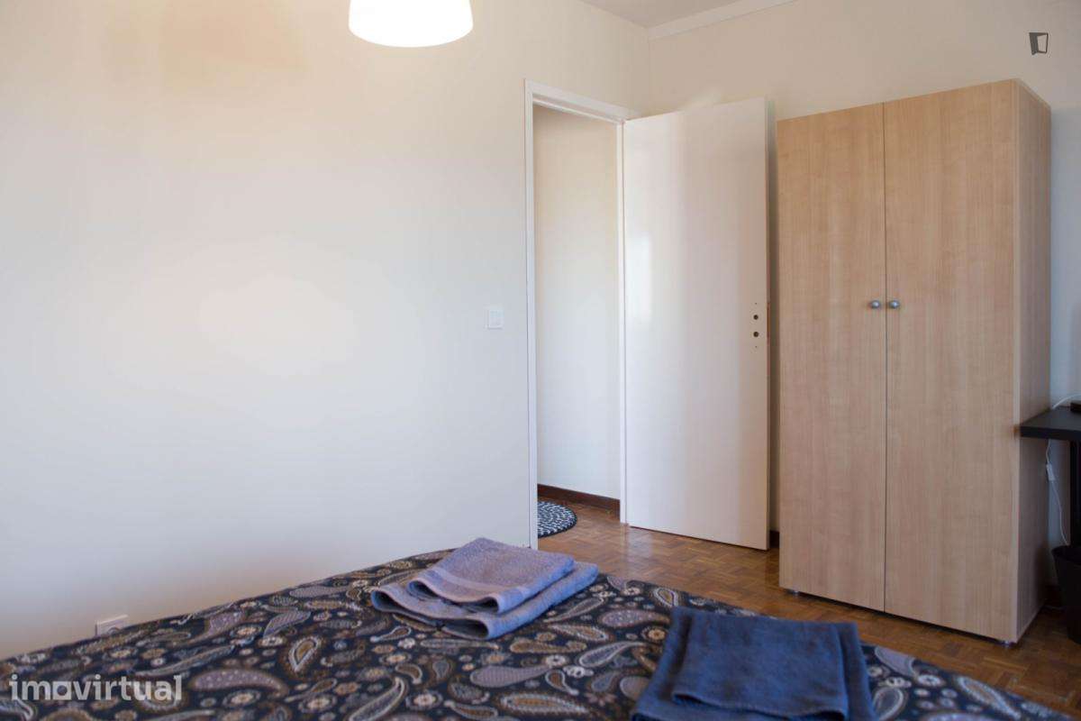 Quarto - localizado em Paranhos Porto - Grande imagem: 3/16
