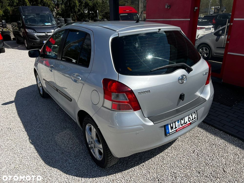 Toyota Yaris 1.33 VVT-i Executive - 4