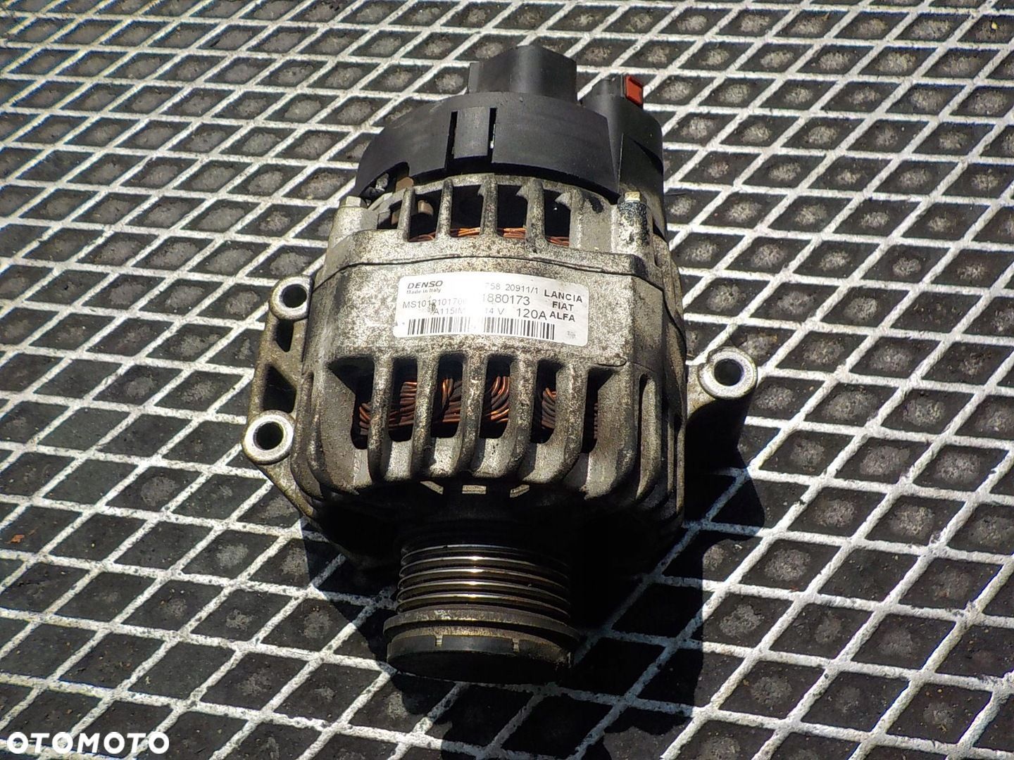 FIAT 500L 1.3 M-JET ALTERNATOR 51880173 - 1