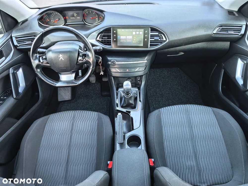 Peugeot 308 1.6 BlueHDi Allure S&S - 5