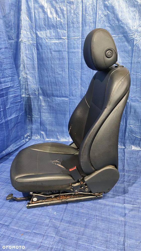 FOTEL PRAWY PRZÓD EKO SKÓRA EKOSKÓRA CZARNA PERFOROWANA GRZANY OSŁONA PRZEŁĄCZNIK PANEL ZAGŁÓWEK AIRBAG PODUSZKA MERCEDES W205 - 6