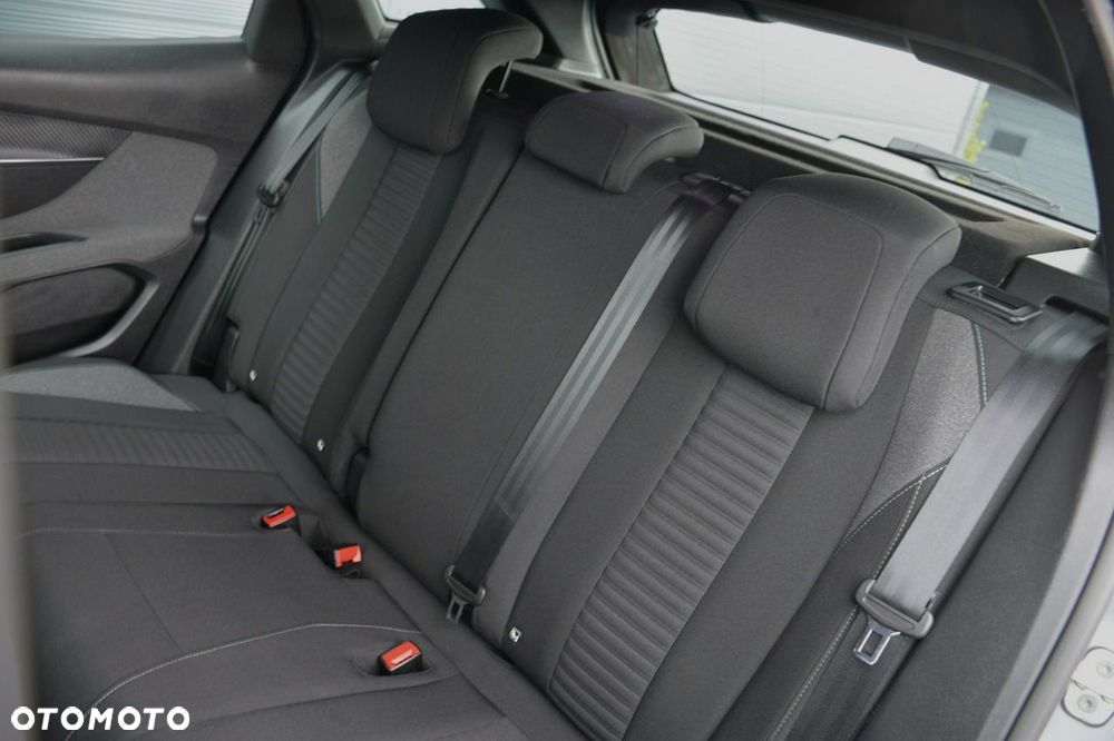 Peugeot 3008 1.6 PureTech Hybrid PHEV Allure S&S EAT8 - 13