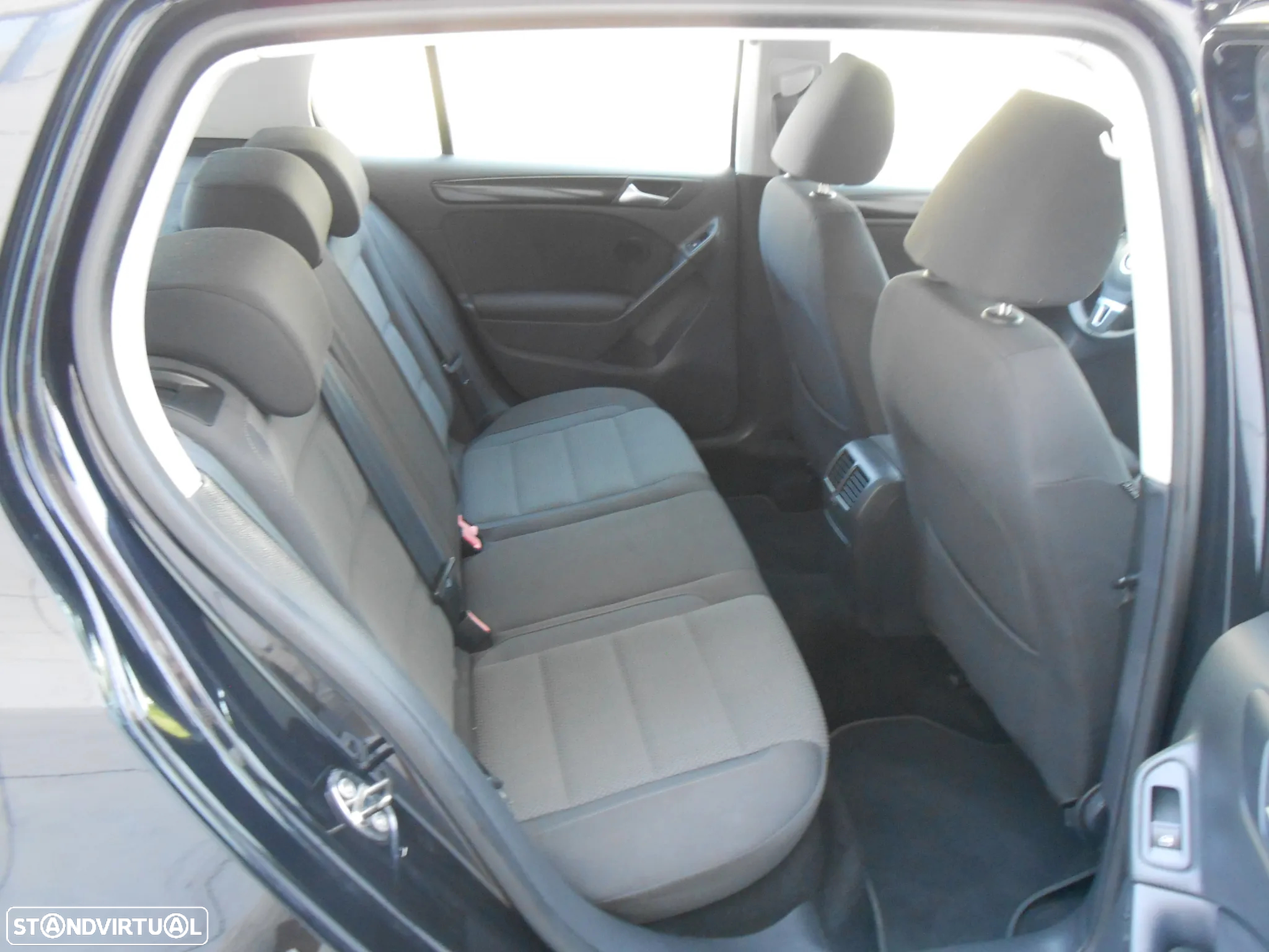 VW Golf 1.6 TDi Confortline - 24