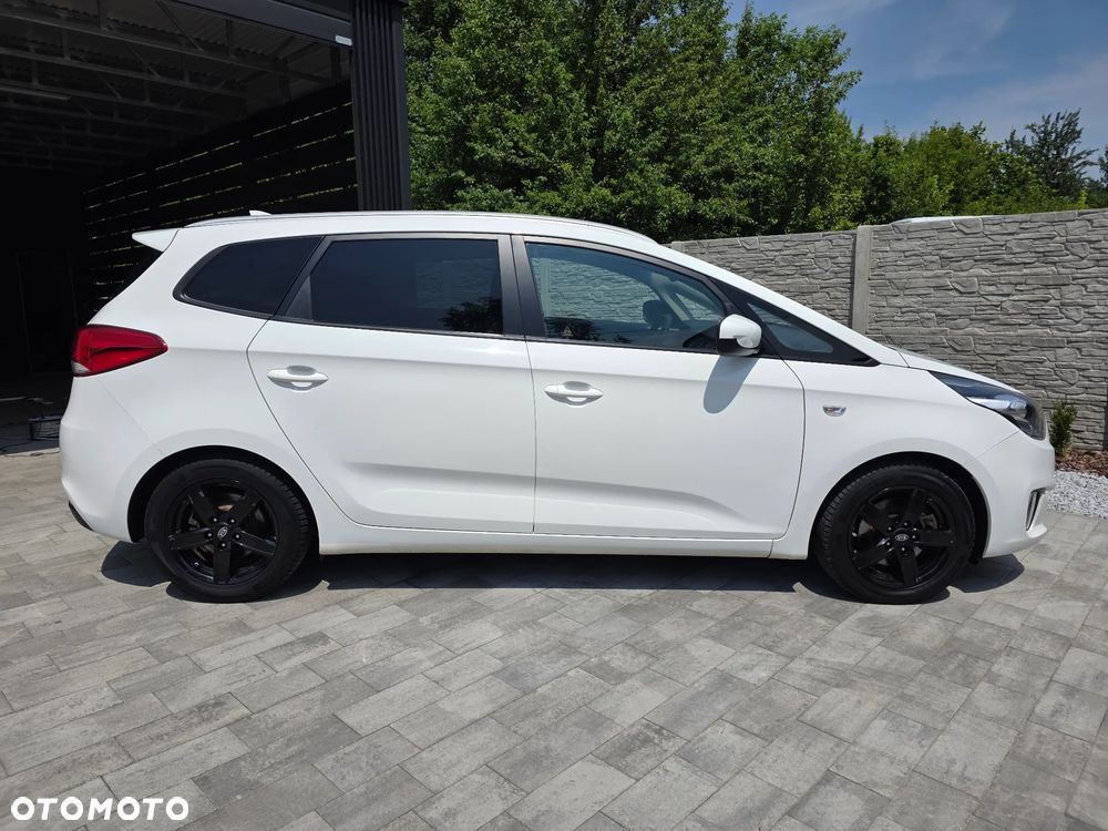 Kia Carens 1.7 CRDi 141 UEFA EURO 2016 - 11