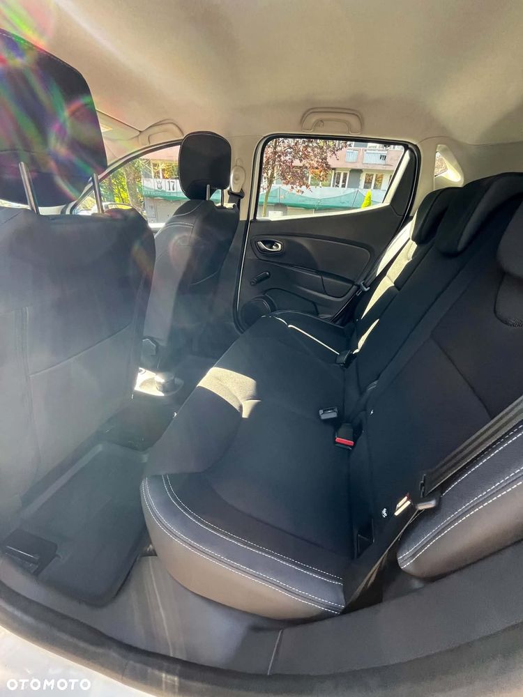 Renault Clio 1.2 16V Alize - 10