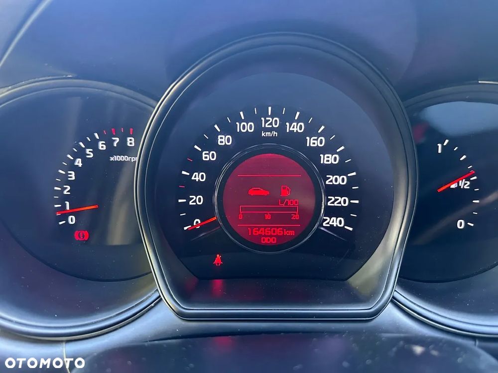 Kia Ceed 1.6 GDI Dream Team Edition - 16