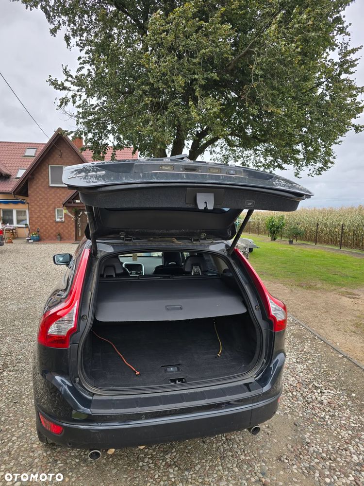 Volvo XC 60 D5 AWD Geartronic Summum - 9