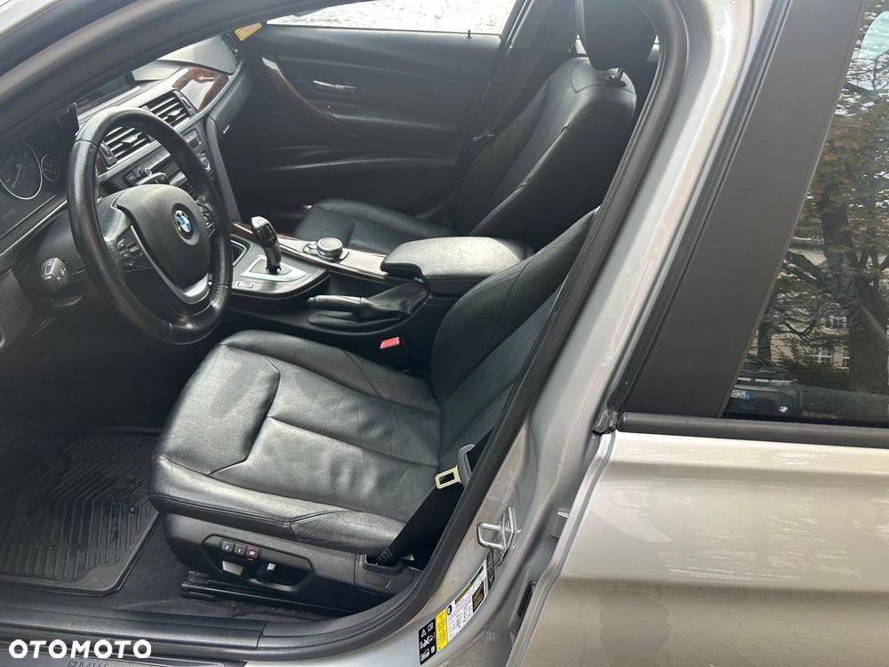 BMW Seria 3 328i xDrive - 9