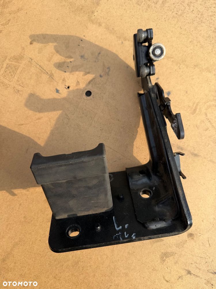 Rolka dolna lewych drzwi Renault Master III 745978841R - 1