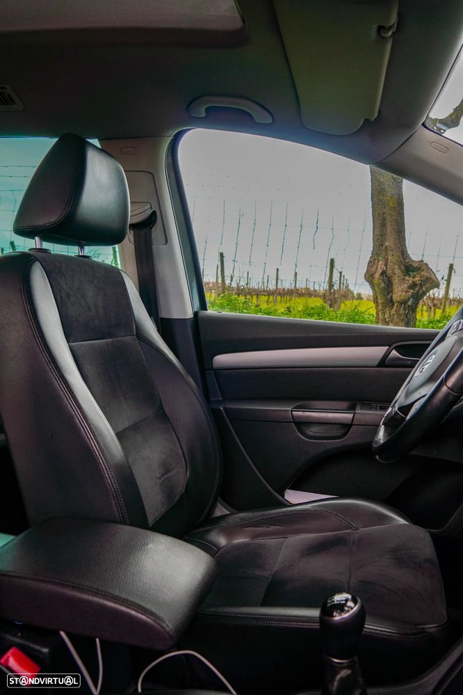 VW Sharan 2.0 TDI Highline - 25