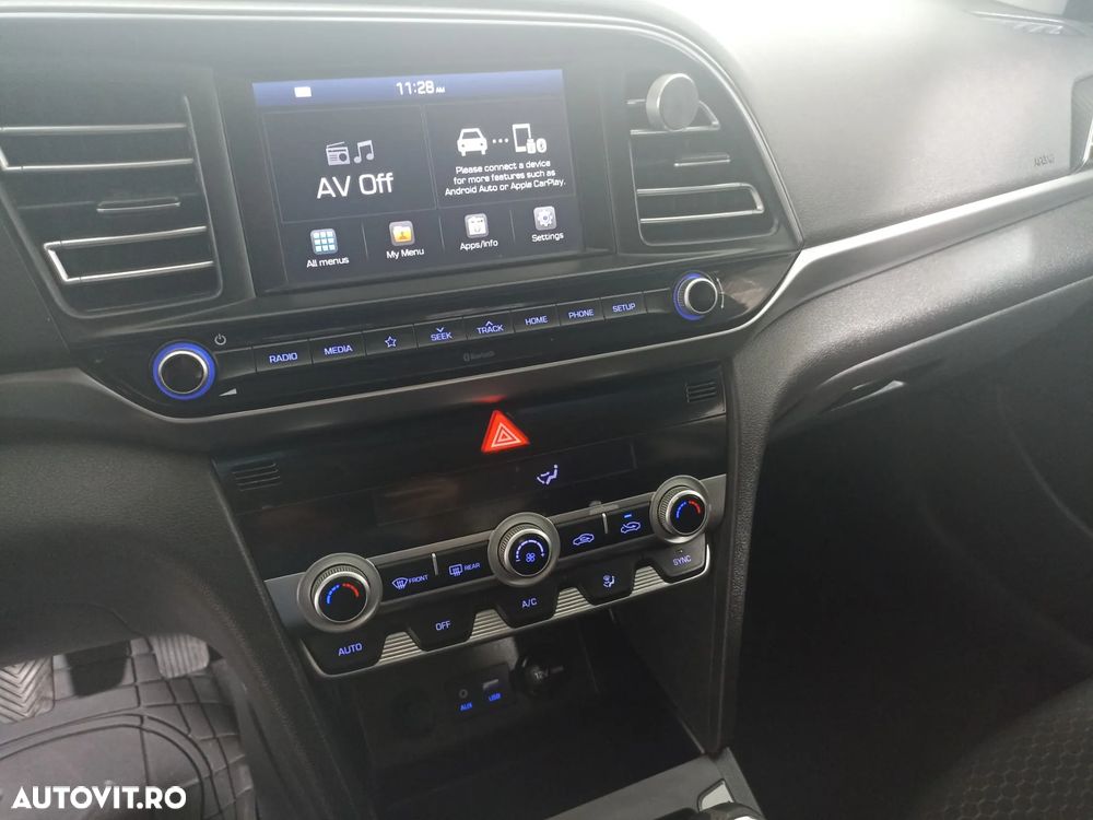 Hyundai Elantra 1.6 MPi Exclusive - 14