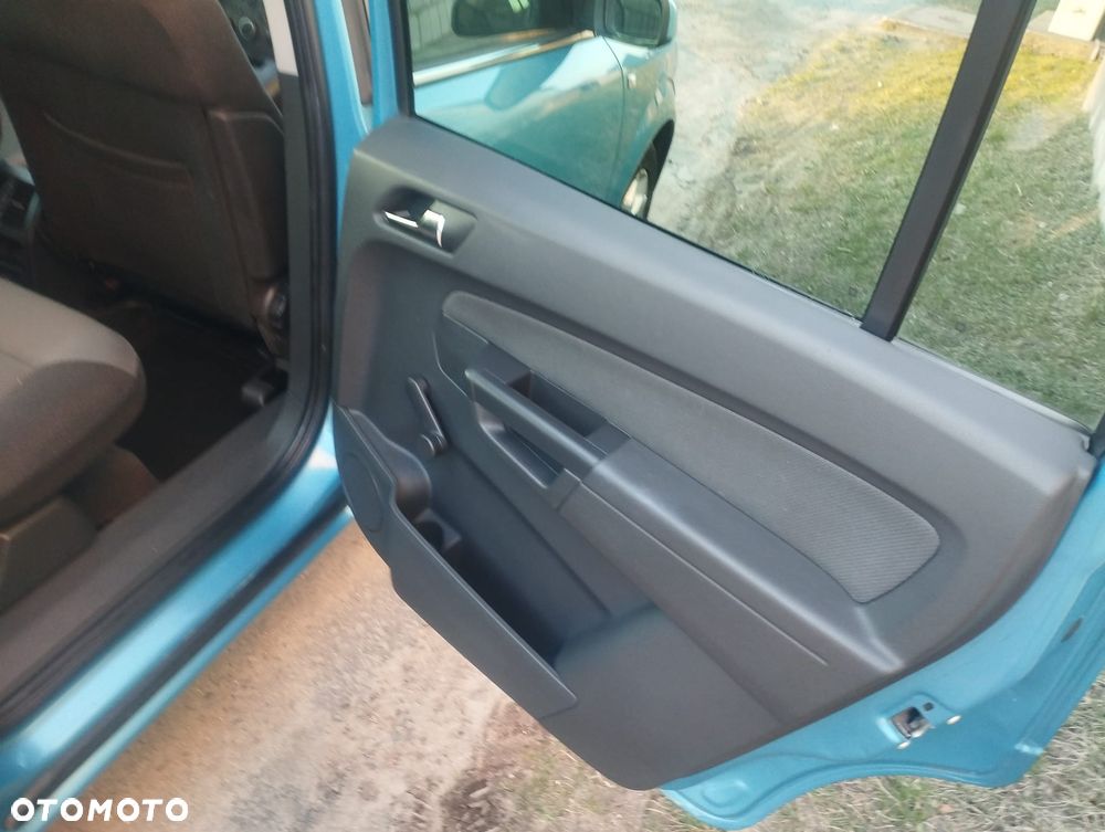 Opel Zafira 1.6 - 11