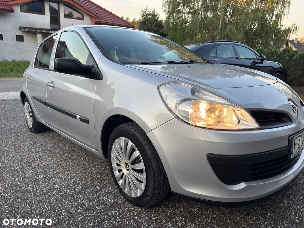 Renault Clio 1.2 16V All Inclusive - 8