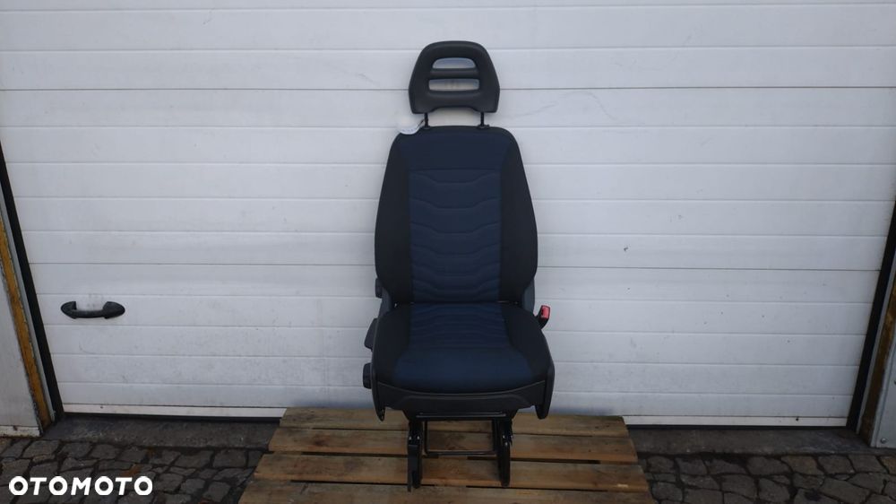 FOTEL PASAŻERA POJEDYNCZY REGULOWANY IVECO DAILY 14- NO 925/316 - 1
