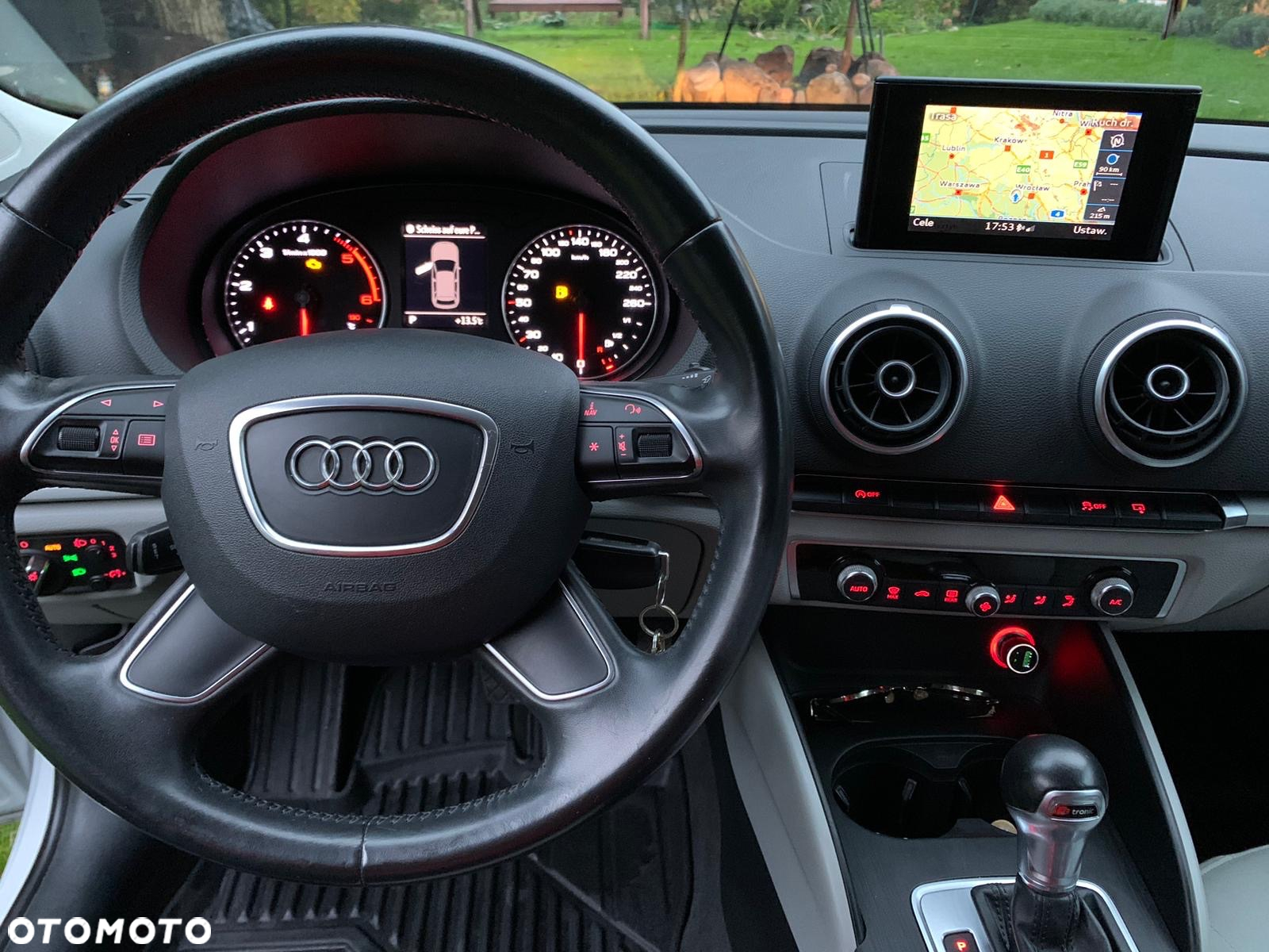 Audi A3 1.6 TDI Sportback (clean diesel) S tronic Attraction - 11