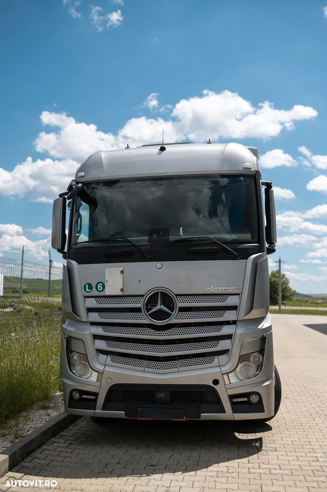 Mercedes-Benz Actros Mega - 1