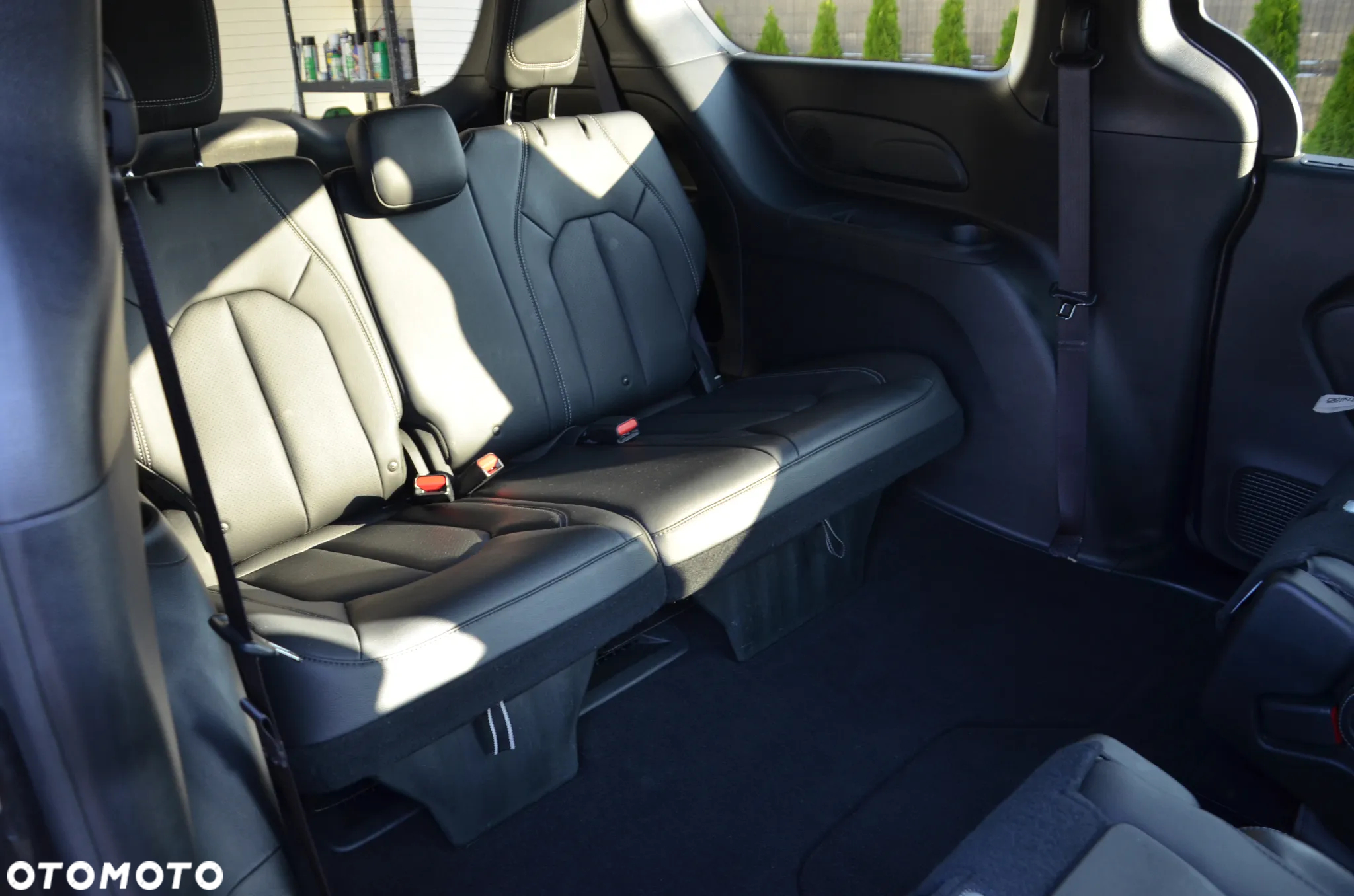 Chrysler Pacifica - 24