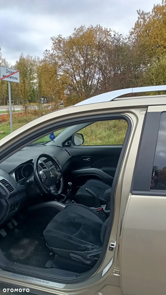 Mitsubishi Outlander 2.0 DI-D 4WD Intense - 13